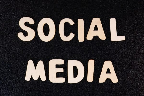 Era Baru Interaksi Digital: Bagaimana AI Mengubah Lanskap Media Sosial